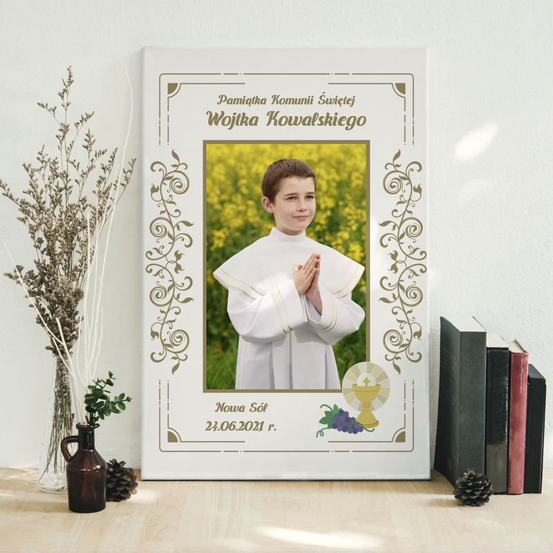 Obraz na komunię ze zdjęciem dziecka w ornamencie 40x60 cm
